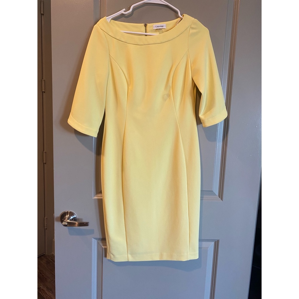 Calvin Klein (Yellow) 
Size 4 
Stain, otherwise excellent condition